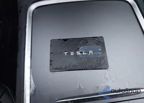 2022 Tesla Model Y Long Range Dual Motor All-Wheel Drive z USA, uszkodzony, nr VIN 7SAYGDEE3NF362863